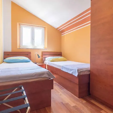 Apartamento In Insel Brac 5903 *